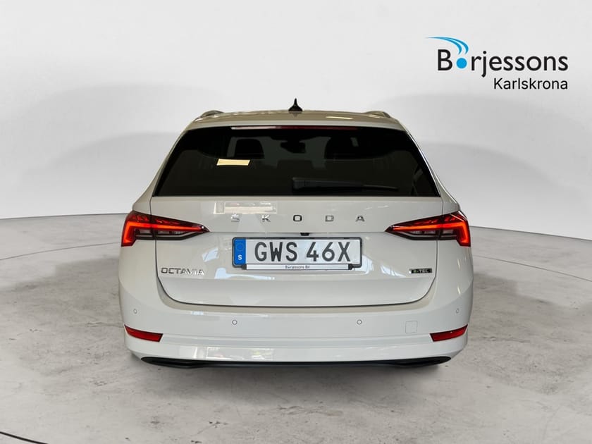 Bild 4 av Škoda Octavia Kombi 1.0 TSI e-TEC DSG Sekventiell, 110hk, 2023 7 växla
