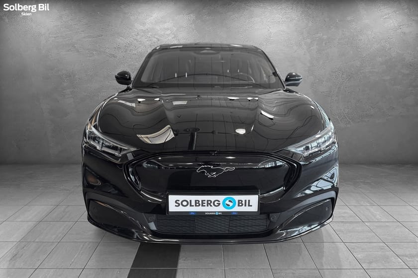 Bilde 2 av Ford Mustang Mach-E Long Range AWD AWD/ Panoglasstak/ ACC/ Henger.F/ B&O