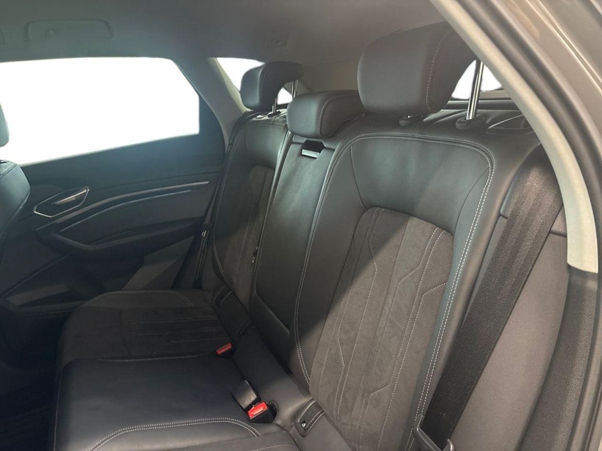 Audi Audi Q8 55 e-tron quattro — bild 21