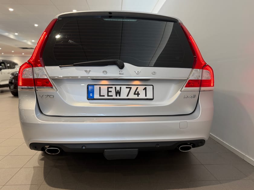 Bild 5 av Volvo V70 D4 Classic Momentum / Automatisk baklucka / 10 000kr tillbehör / sensorer /