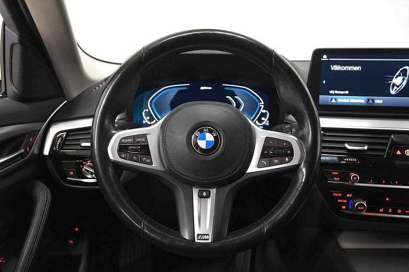 Bild 2 av BMW 530e xDrive Touring Plug-in Cockpit Skinn P-värm Dragkrok