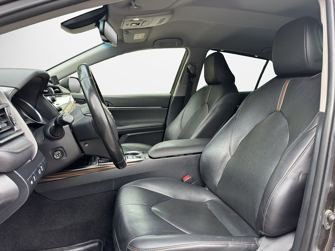 Toyota Camry Hybrid, bild 9 av 21