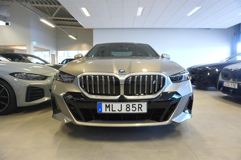 Bild 2 av BMW i5 eDrive40 Sedan M Sport Inno H K Fartpilot Pro P