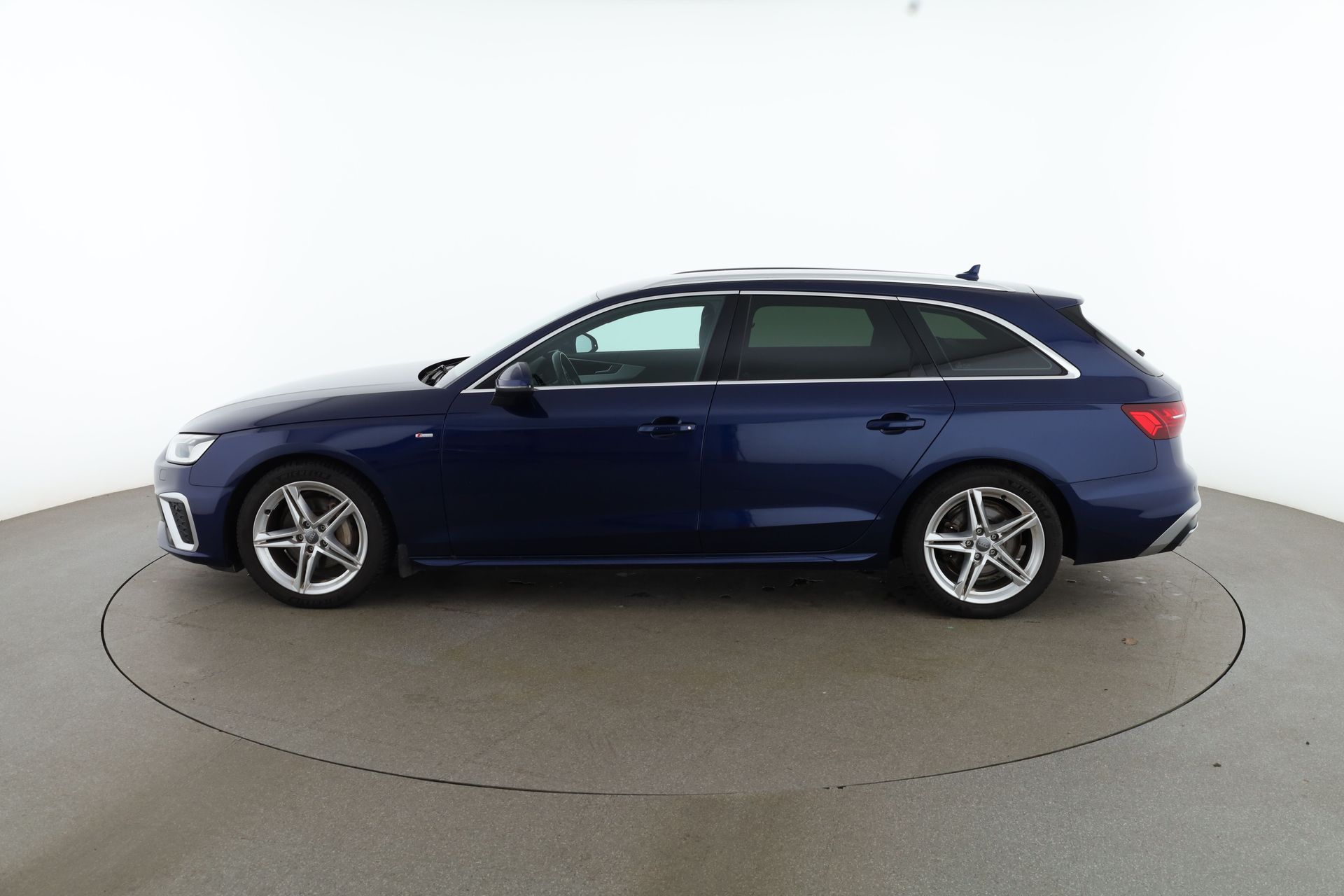 Audi A4 2020, bild 2/10