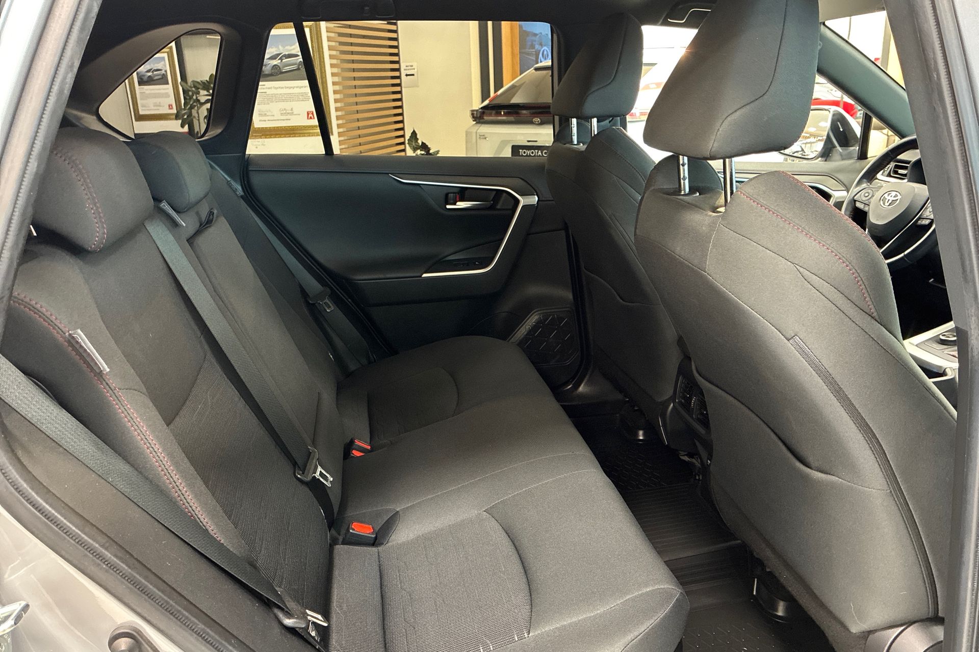 Toyota RAV4 Laddhybrid 2021, bild 7/10
