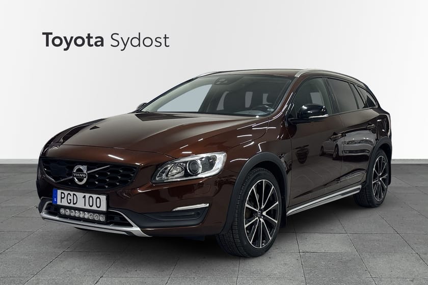 Bild 1 av Volvo V60 Cross Country D4 AWD Summum Polestar Drag Navigation Skinn