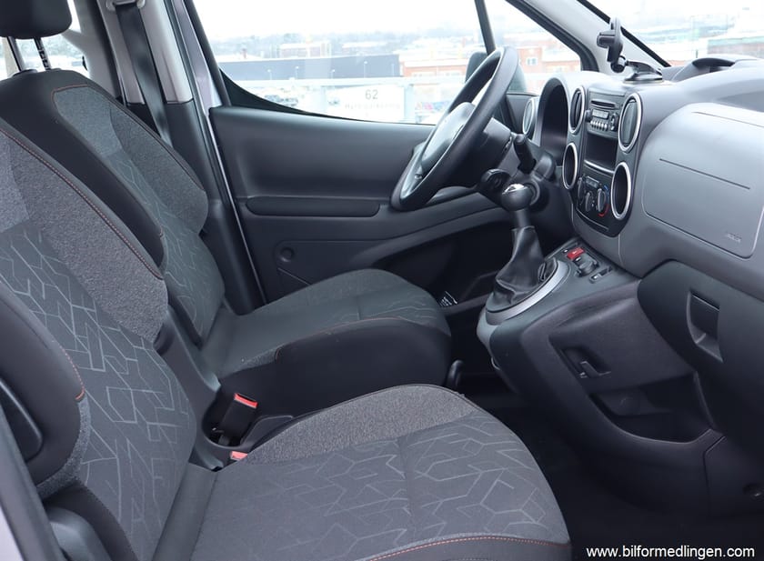 Bild 5 av Peugeot Partner Tepee 1.2 110hk S/V-hjul 1 ägare Nyservad