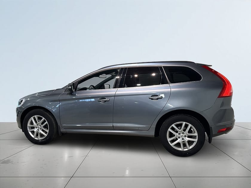 Bild 4 av Volvo XC60 D4 AWD Classic Momentum Drag Pvärm Pano Kamera GPS SoV