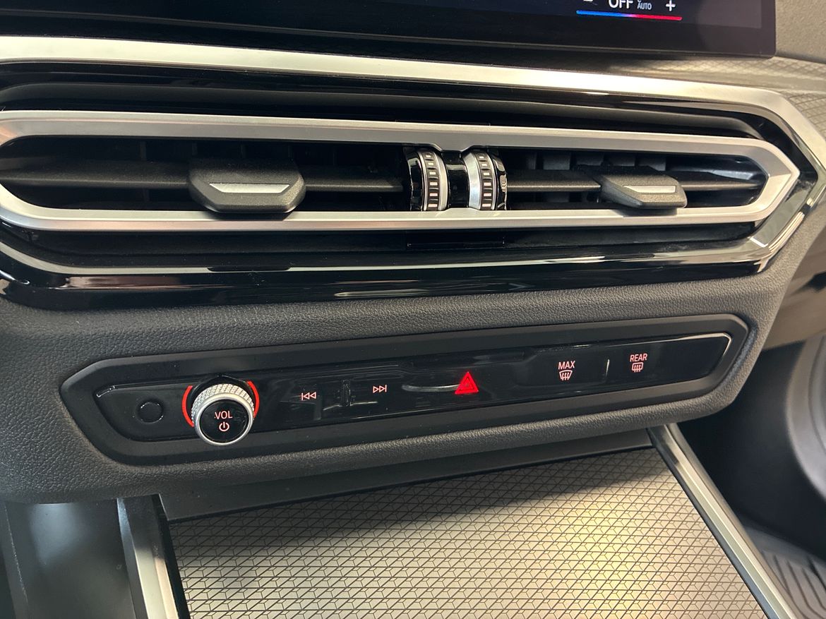 BMW BMW 330e xDrive Touring — bild 15