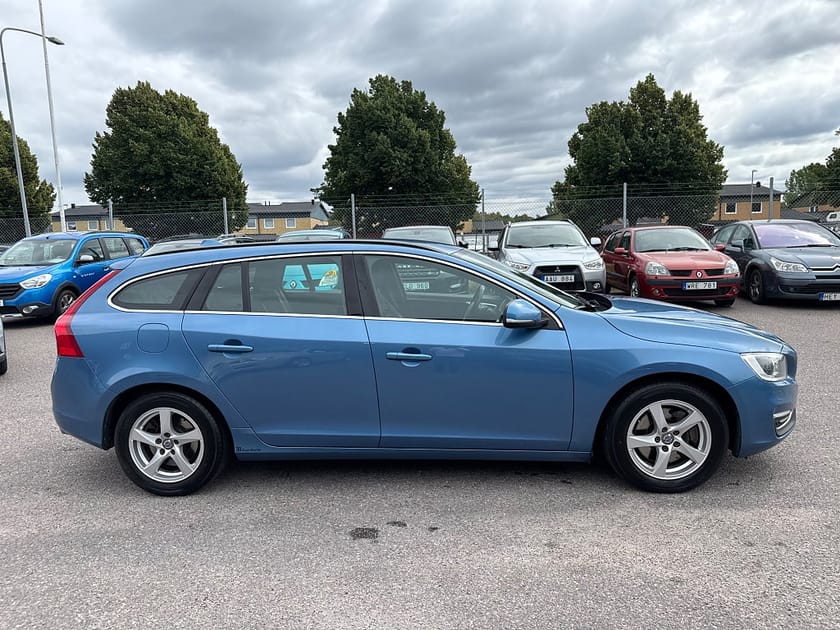 Bild 5 av Volvo V60 D4 190hk AWD Momentum BE Pro Euro 6|NYBESS|NYSERV|SoV|
