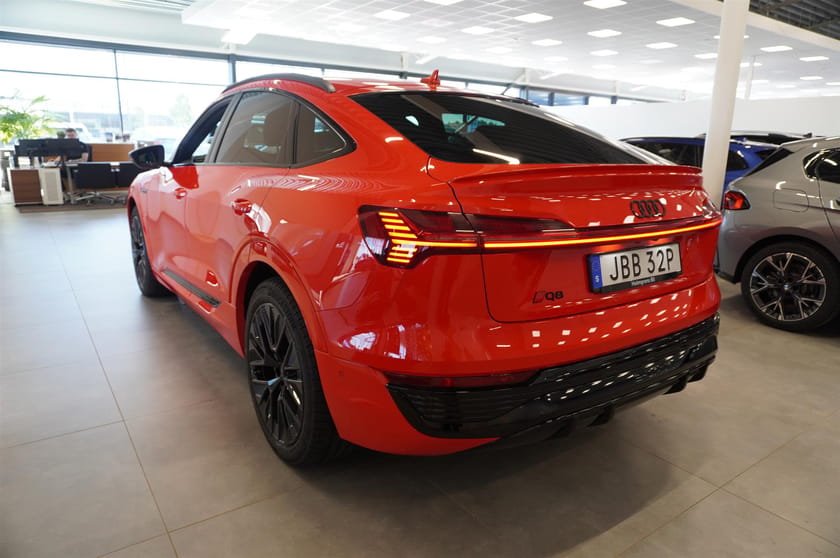 Bild 4 av Audi Q8 Sportback 55 e-tron quattro Moms S-Line Pano B O HUD 21