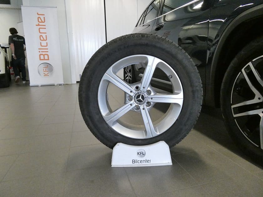 Bild 2 av Mercedes-Benz GLA 180 7G-DCT Automat-Kamera-Navigation-SoV *1644mil*
