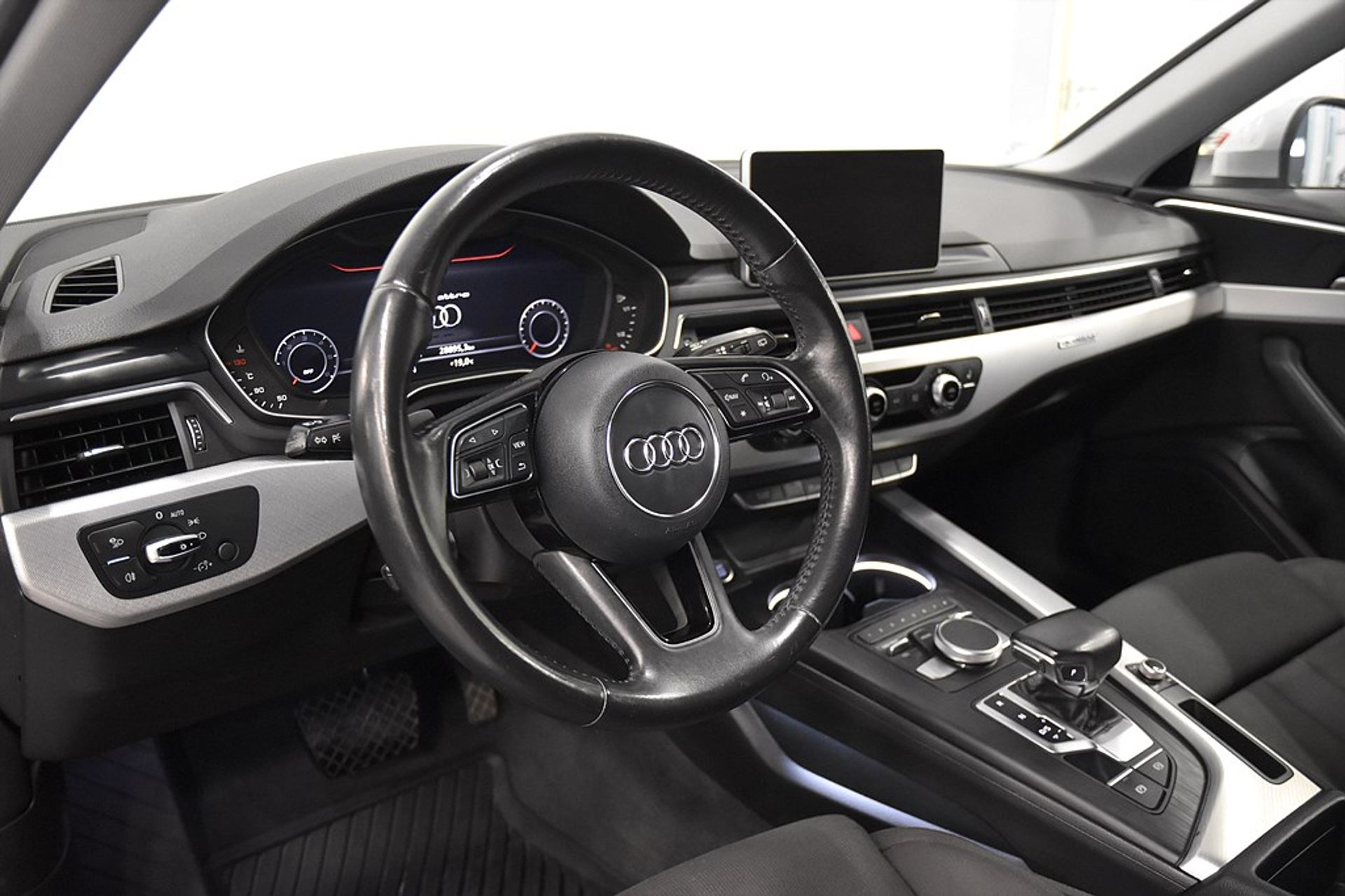 Audi A4 Avant 2.0 TDI quattro 2017, bild 7/10