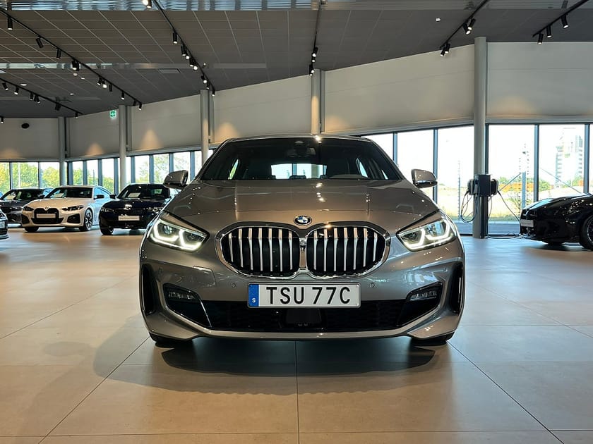 Bild 2 av BMW 118i M Sport Rattvärme Backkamera Automat
