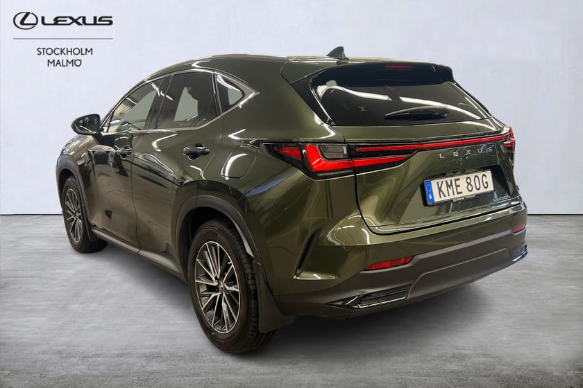 Bild 2 av Lexus NX 450h+ Business Plus AWD 309hk P-värm V-hjul Navi Keyless