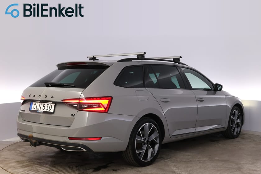Bild 3 av Škoda Superb iV Kombi SportLine Cockpit Matrix Kamera Drag