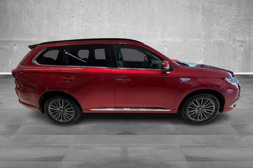 Bilde 4 av Mitsubishi Outlander PHEV 2.4 S-Edition - ACC - AWD - Krok - 360 kamera ++