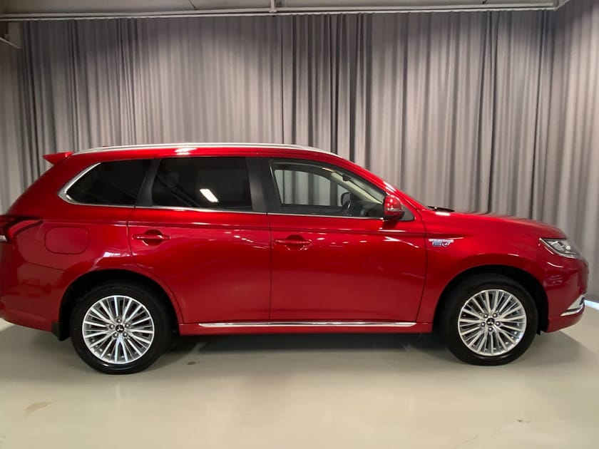 Bild 4 av Mitsubishi Outlander PHEV 224hk AWD CVT Comfort Dragkrok
