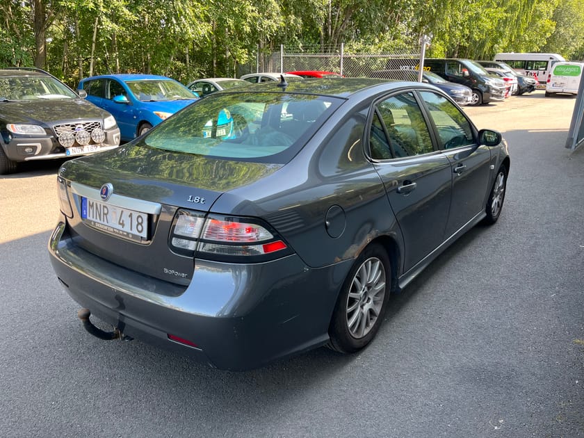 Bild 4 av Saab 9-3 SportSedan 1.8t BioPower Går jättebra, ac fungerar, fullservad S o V-hjul, rost finns på bakskärmar