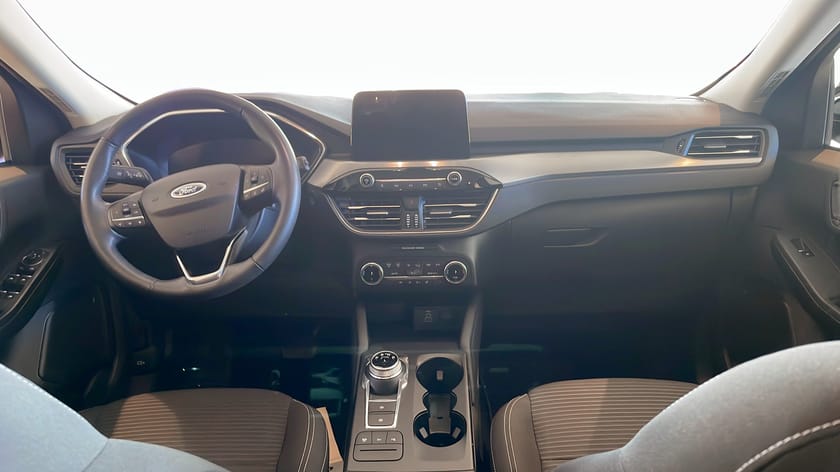 Bild 4 av Ford Kuga Plug-In Hybrid TITANIUM 2.5 FWD 225HK CVT