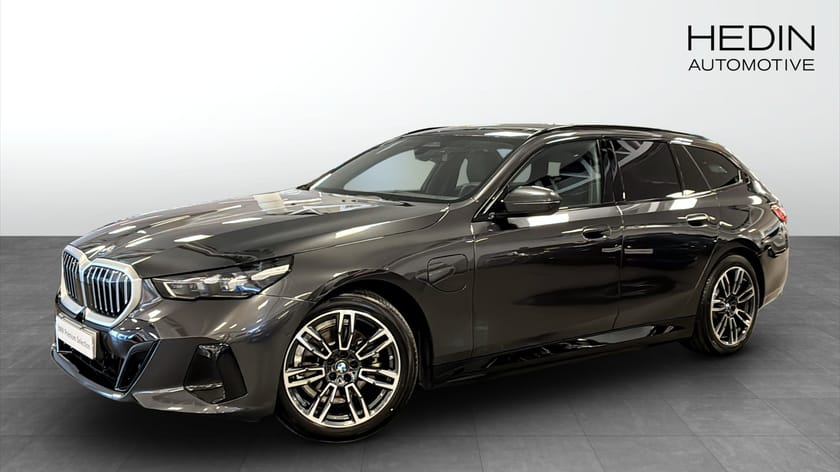 Bild 1 av BMW 530e xDrive Touring M Sport Active Tonat Rattvärme