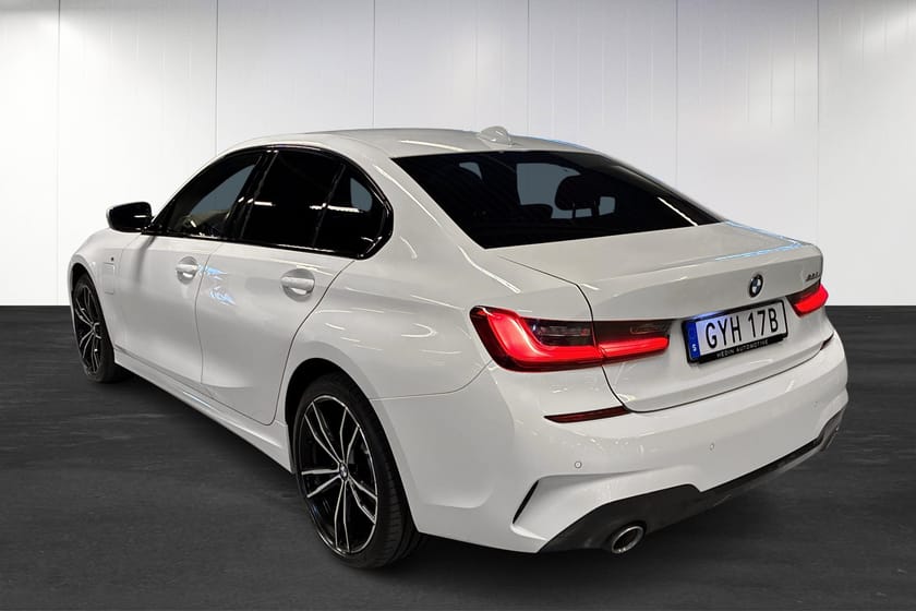Bild 4 av BMW 330e Sedan M-Sport Steptronic  | M-Sport | H&K | Navi | Cockpit