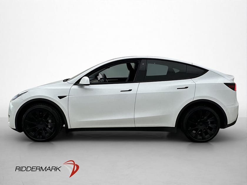 Bild 3 av Tesla Model Y Long Range AWD Pano Dragkrok AP Svensksåld