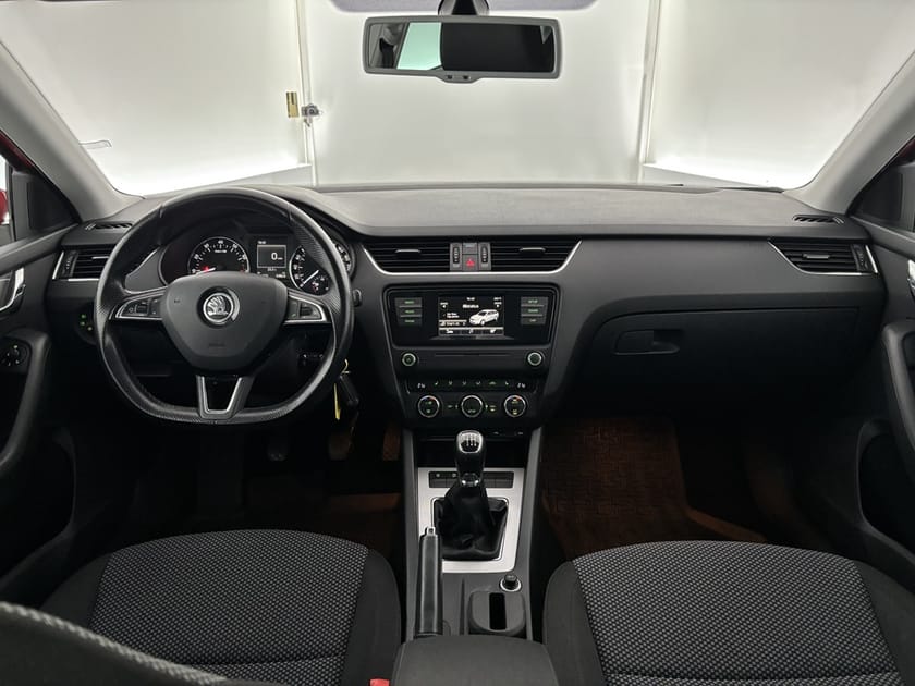 Bild 5 av Škoda Octavia Kombi TSI 140hk Drag El-Lucka Sensorer Nyserv
