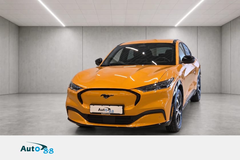 Bilde 1 av Ford Mustang Mach-E Standard Range AWD Sporty SUV 4x4 Kamera App El seter framme Skinn