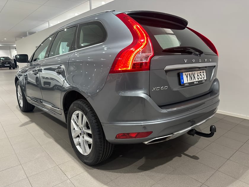 Bild 5 av Volvo XC60 D4 AWD Classic Summum / Backkamera / Panoramatak / Skinn / Dragkrok /