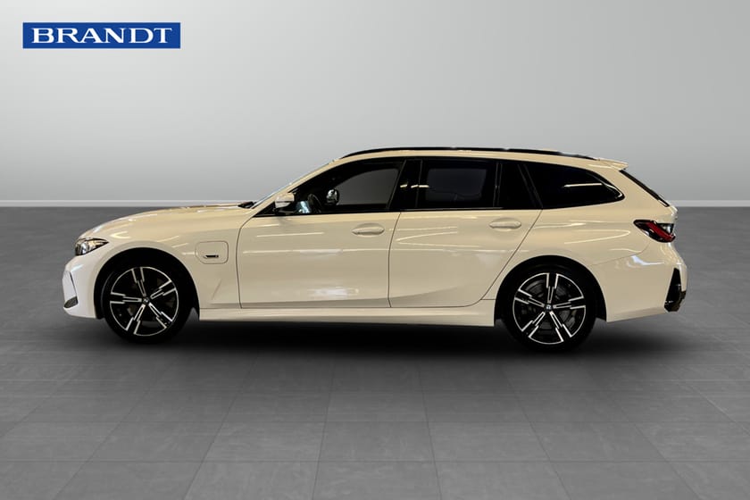 Bild 3 av BMW 330e xDrive Touring M-Sport 292hk Business connected edition