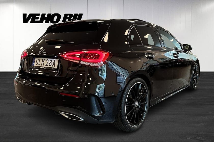 Bild 3 av Mercedes-Benz A 200 AMG Line Pano Burmester Drag Navi Kamera