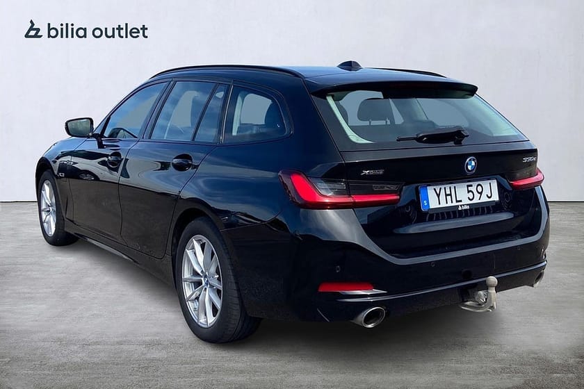 Bild 4 av BMW 330e xDrive Touring PHEV 292hk / Drag Värmare Carplay Navi