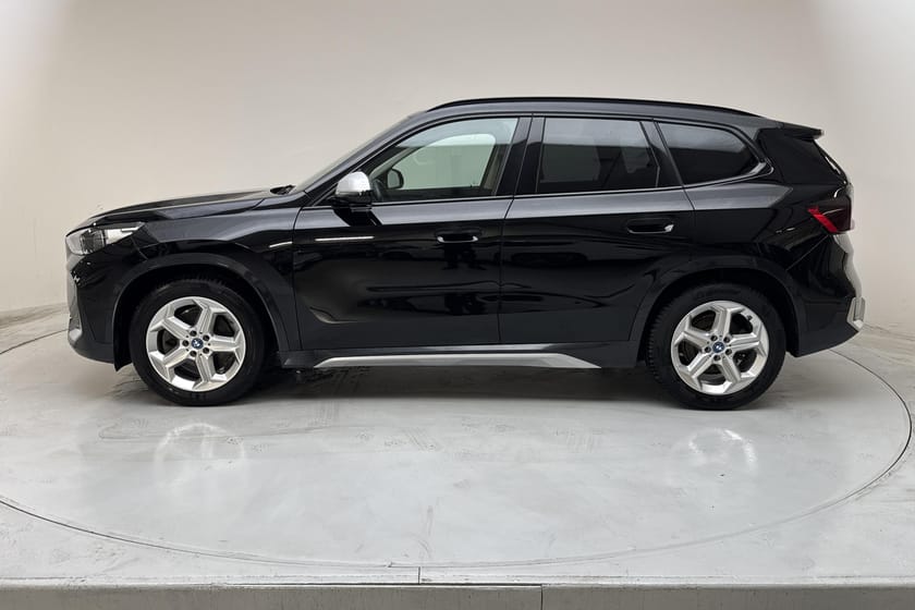 Bild 2 av BMW iX1 xDrive30 xDrive30, U11 (313hk) xLine