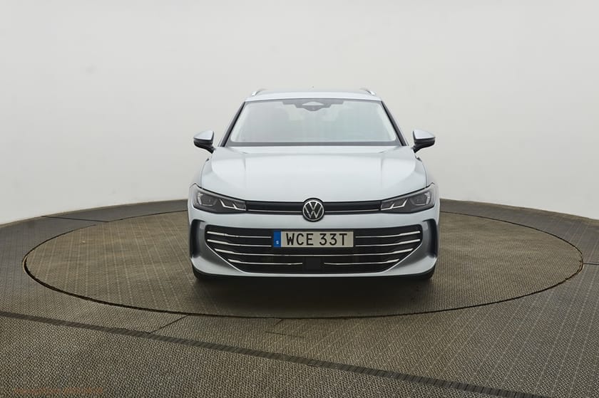 Bild 3 av Volkswagen Passat Sportscombi Mildhybrid eTSI Drag|Värmare|Vinterdäck