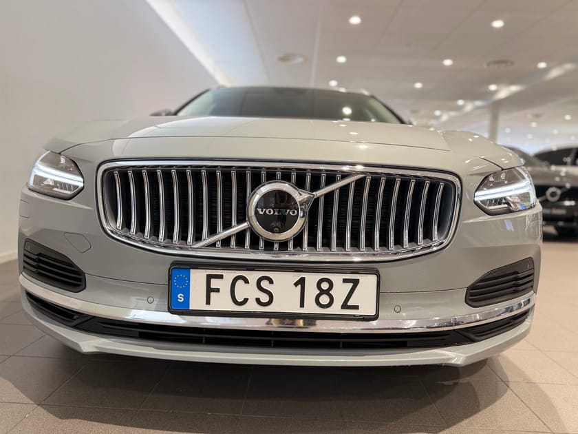 Bild 2 av Volvo V90 Recharge T6 Core Edition II / 360 kamera / Dragkrok /