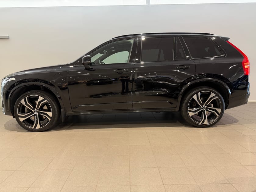 Bild 2 av Volvo XC90 7 Säten Recharge T8 R-Des Pro Edt 7-säten / Dragkrok / Elektriskt säte / Panoramatak / 10 000kr tillbehör /