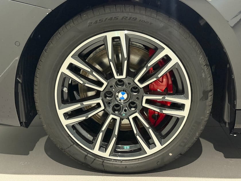 Bild 5 av BMW i5 xDrive40 Touring xDrive DEMO M Sport Pro Drag Innovation HUD H/K