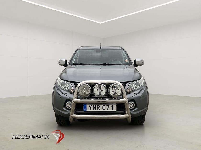 Bild 5 av Mitsubishi L200 Dubbelhytt Premium 2.4 4WD Drag Diff Skinn Kåpa Moms