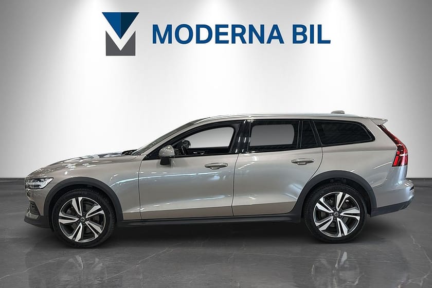Bild 3 av Volvo V60 Cross Country B4 AWD 197hk Advanced Pro Edition Moms H/K Pano Skinn