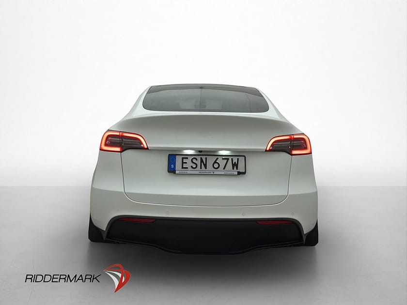 Bild 4 av Tesla Model Y Long Range AWD Autopilot Pano Svensksåld
