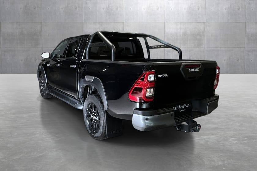 Bilde 3 av Toyota Hilux Dobbelcab 2.8L Diesel MHEV Automat 6 gir 4x4 SR+ Invincible X