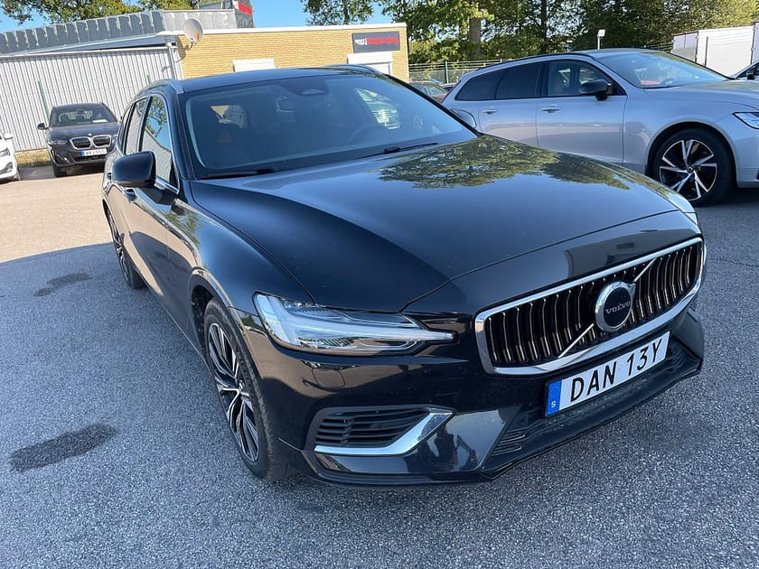 Bild 2 av Volvo V60 T6 Recharge Core Bright plug in AWD 350HK 4x4