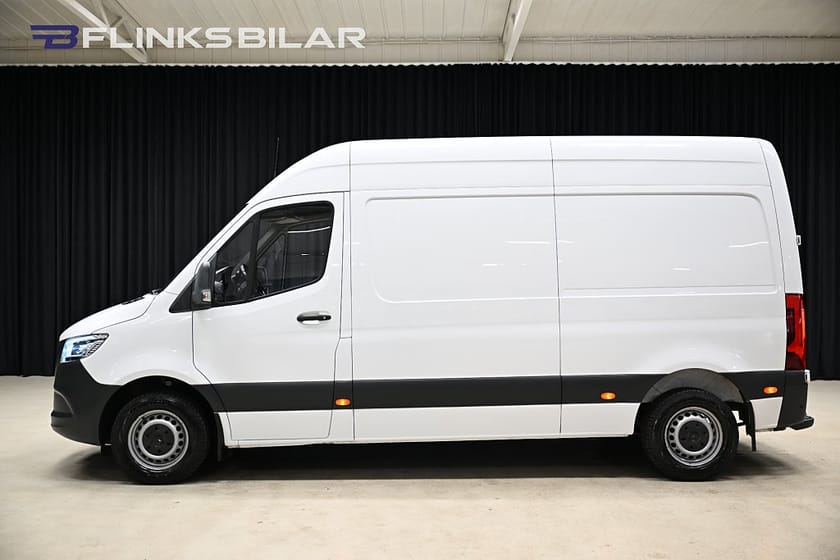 Bild 2 av Mercedes-Benz Sprinter 314 CDI FWD Panel Van 9G 143HK Automat|LED|Drag|Värmare|360° Kamera