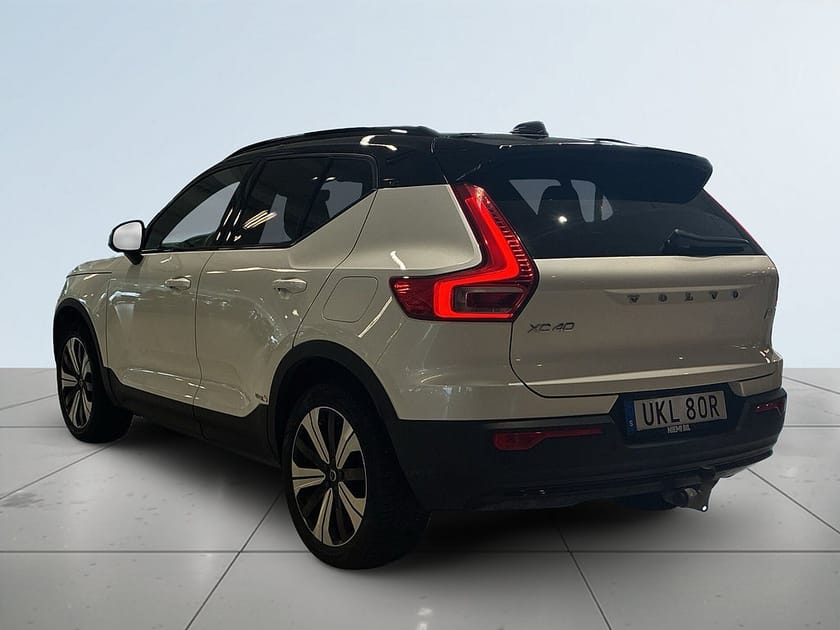 Bild 4 av Volvo XC40 Recharge Twin Ultimate MOMS Drag 360° H/K-ljud Pano S&V