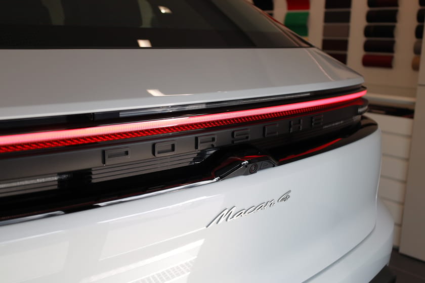 Bild 4 av Porsche Macan 4 Electric / 408 HK / VAT
