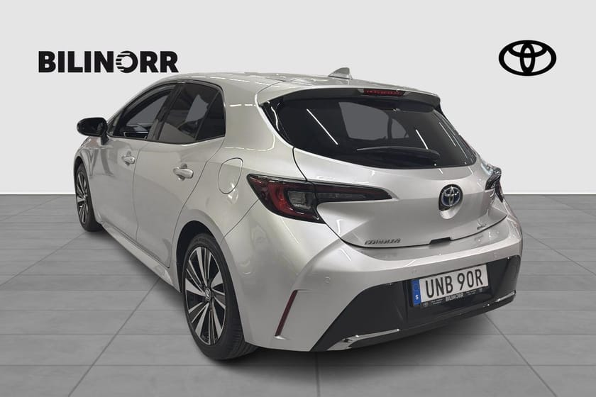 Bild 3 av Toyota Corolla Hybrid 1,8 5D STYLE, Vhjul, Mvärm