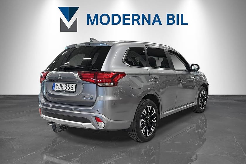 Bild 5 av Mitsubishi Outlander PHEV CVT 203hk Business 360° Skinn Dragkrok Nyservad