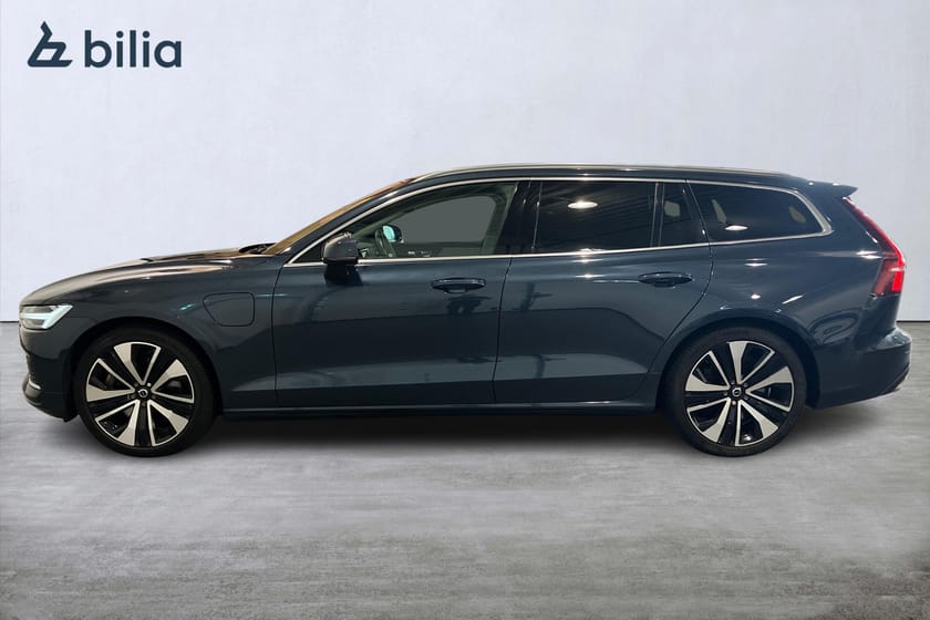 Bild 3 av Volvo V60 Recharge T6 Inscription Panoramaglastak Mörkt tonade rutor 5 st Navigation Dragkrok halvautomatisk