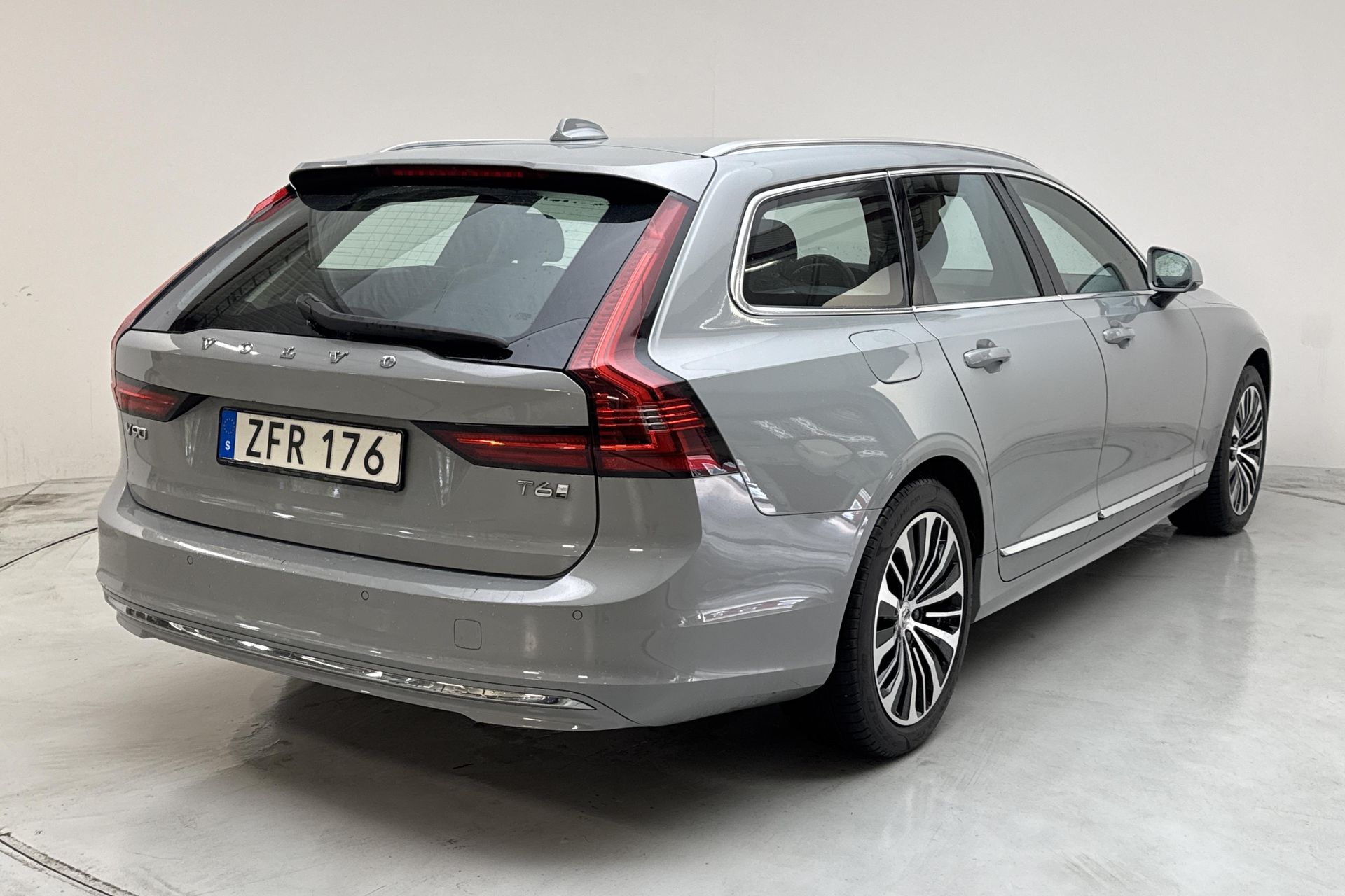 Volvo V90 T6 Plug-In Hybrid AWD 2025, bild 3/10